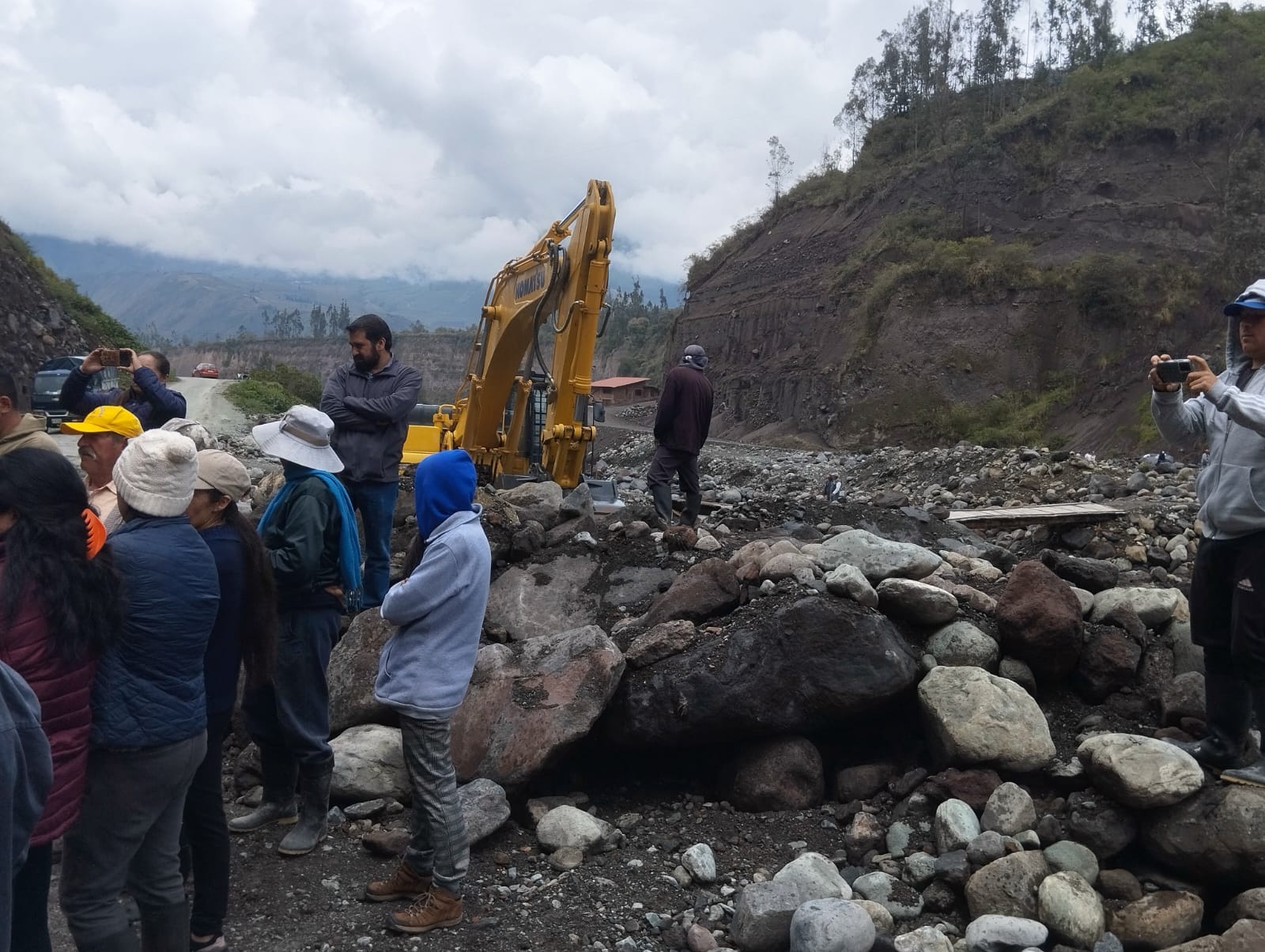 UNIDOS POR NUESTROS MANDANTES