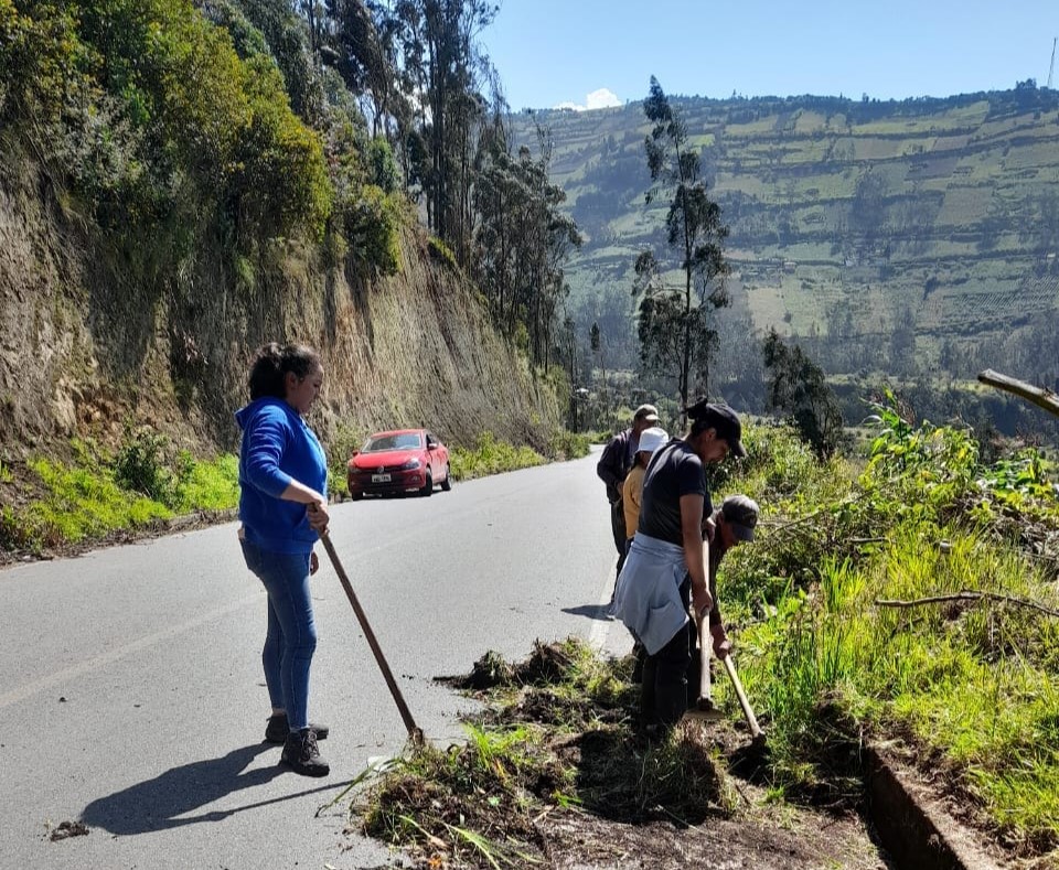 Minga en Asacucho: Trabajo Conjunto por el Progreso de la Comunidad